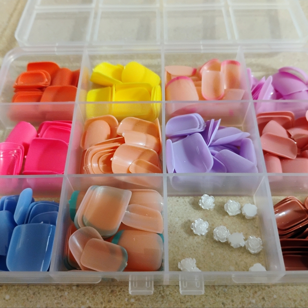 Women's assorted press-on nails
